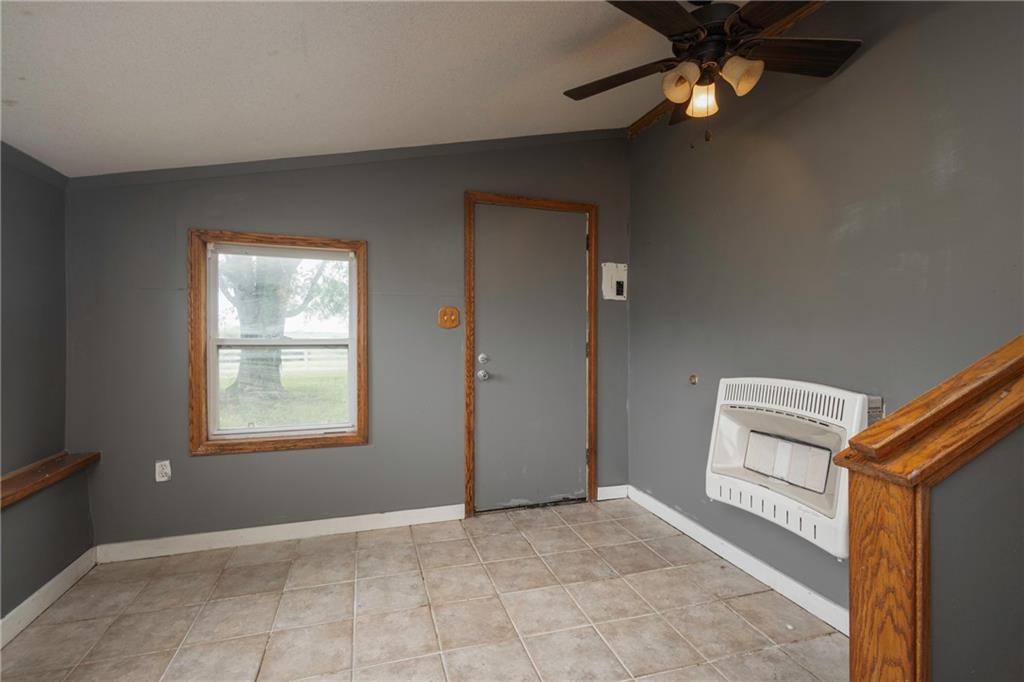 19739 185th Road Marshall, MO 65340 - Photo 24 of 49