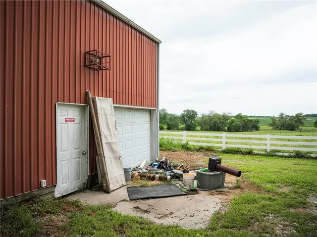 $322,000 | 19739 185th Road, Marshall, MO 65340