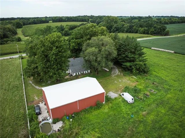 $322,000 | 19739 185th Road, Marshall, MO 65340