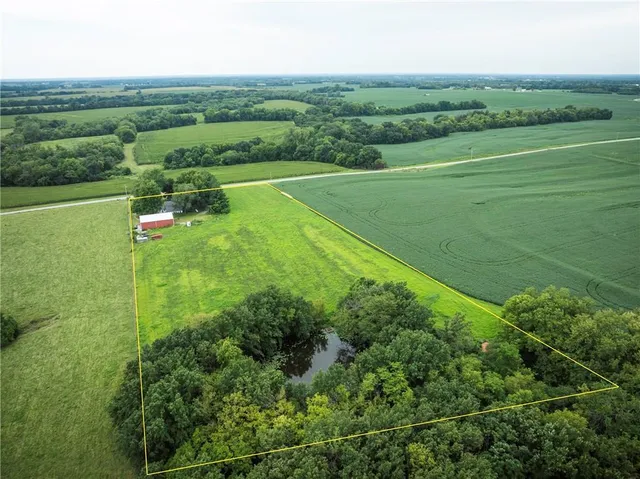 $322,000 | 19739 185th Road, Marshall, MO 65340
