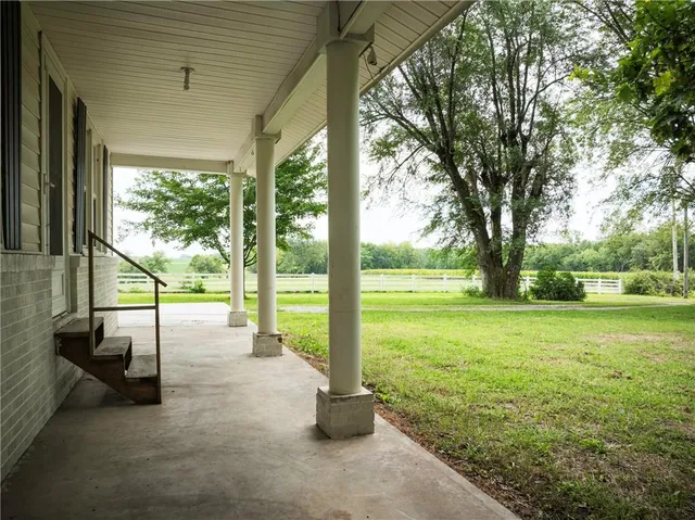 $322,000 | 19739 185th Road, Marshall, MO 65340