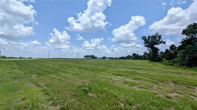 a view of a tennis court