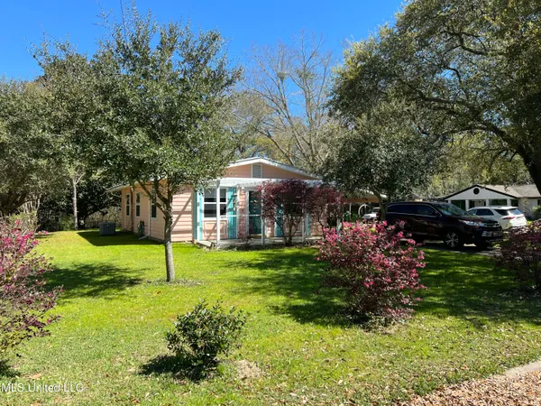 $2,000 | 2 Fleetwood Place, Ocean Springs, MS 39564
