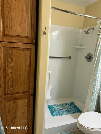 $2,000 | 2 Fleetwood Place, Ocean Springs, MS 39564