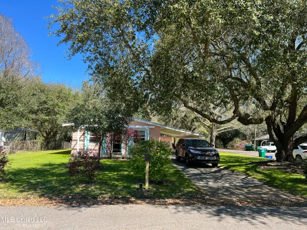 $2,000 | 2 Fleetwood Place, Ocean Springs, MS 39564