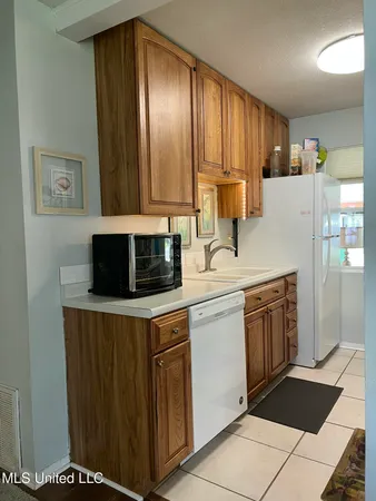 $2,000 | 2 Fleetwood Place, Ocean Springs, MS 39564