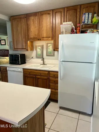 $2,000 | 2 Fleetwood Place, Ocean Springs, MS 39564