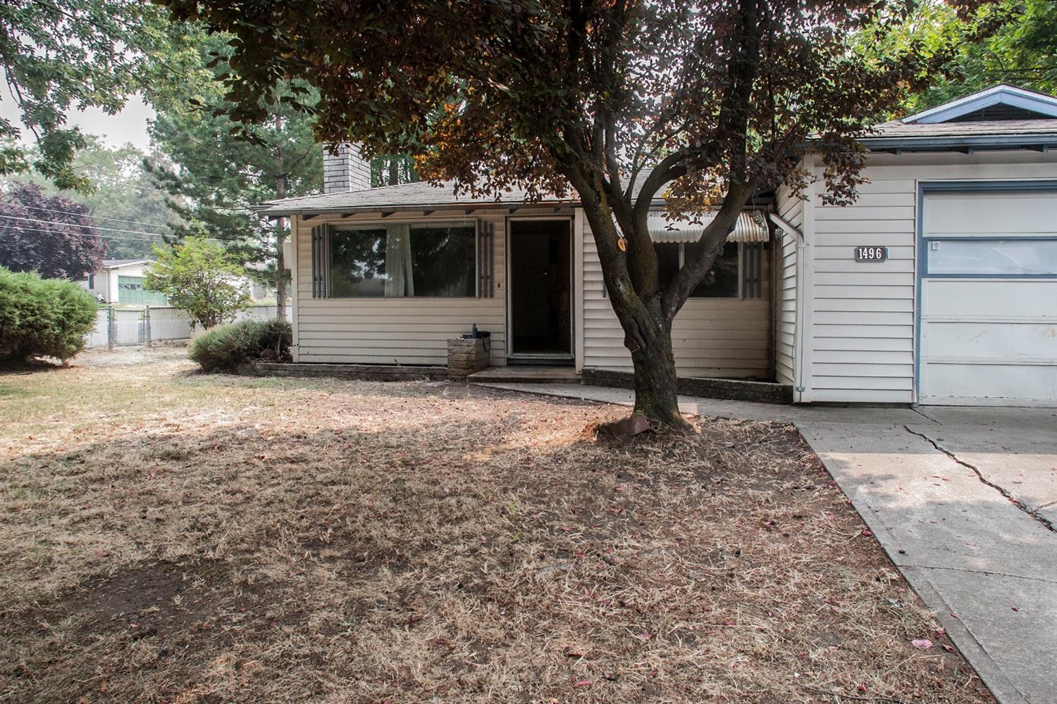 1496 Morrow Road Medford, OR 97504 - Photo 2 of 20 Front of home