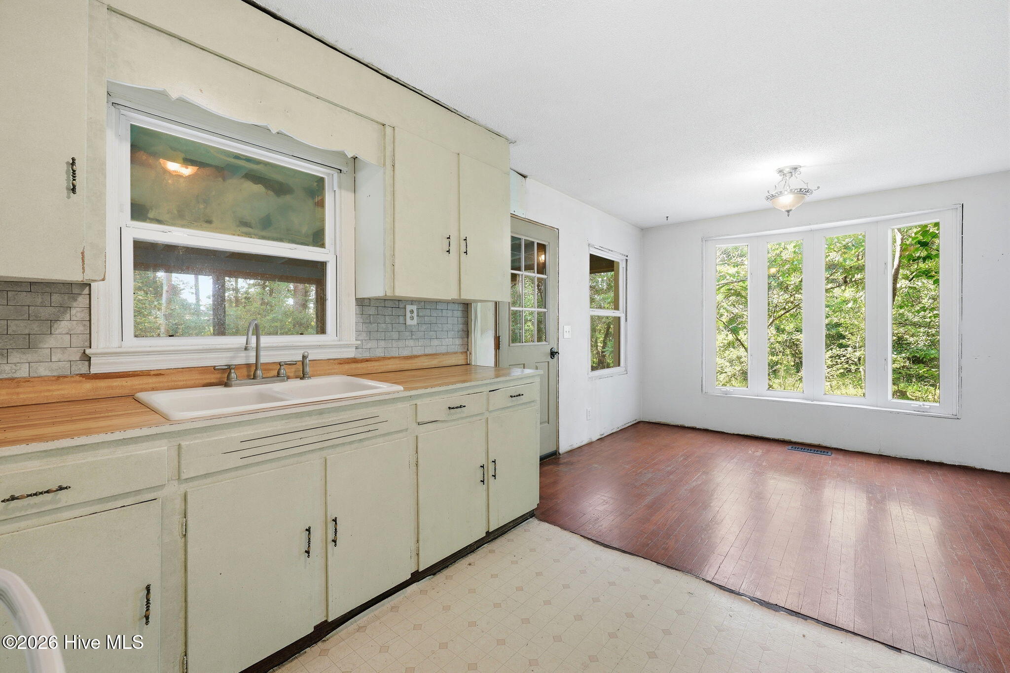 632 East Ocean Road Holly Ridge, NC 28445 - Photo 12 of 49