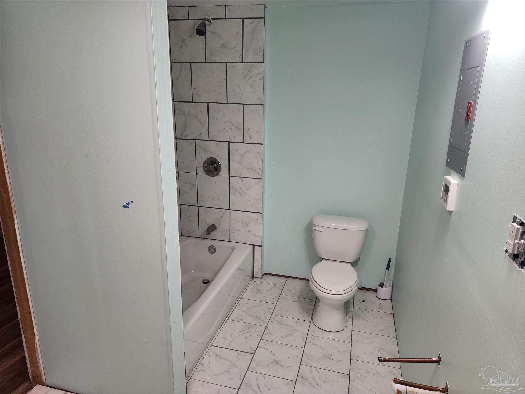 203 Payne Road Pensacola, FL 32507 - Photo 5 of 10 Gallery Image 5