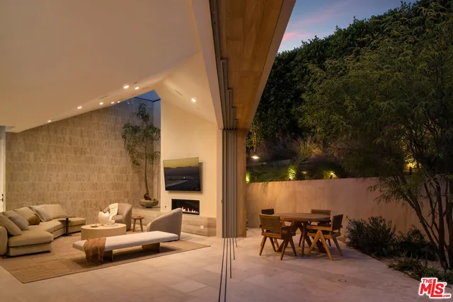 $8,495,000 | 1600 Rising Glen Road, Los Angeles, CA 90069