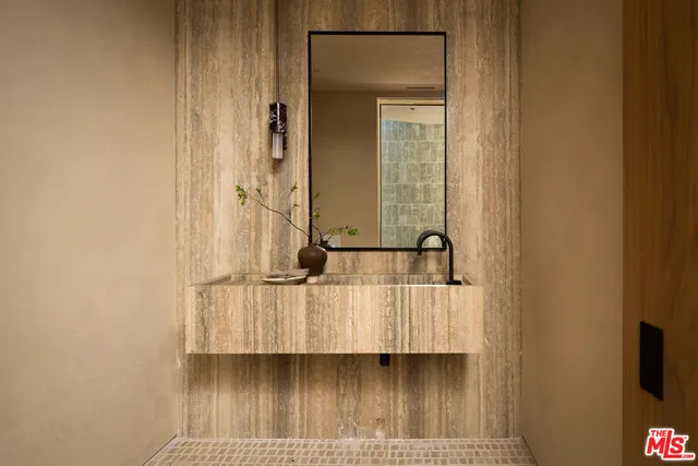 $8,495,000 | 1600 Rising Glen Road, Los Angeles, CA 90069