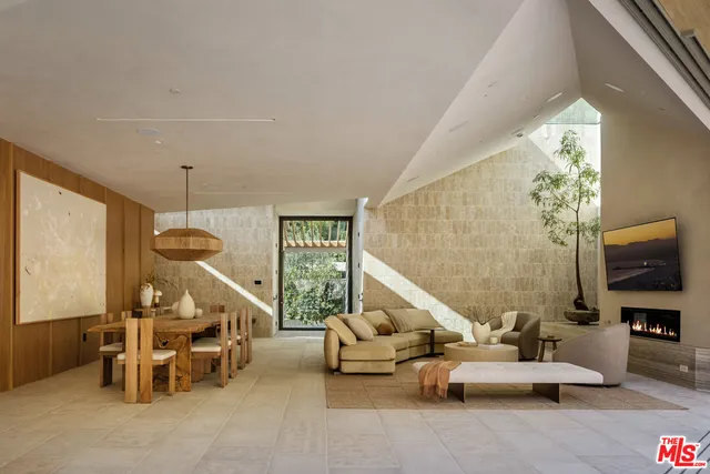 $8,495,000 | 1600 Rising Glen Road, Los Angeles, CA 90069