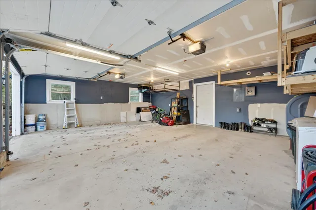 $399,000 | 2926 Hudson Road, Hudson, ME 04449