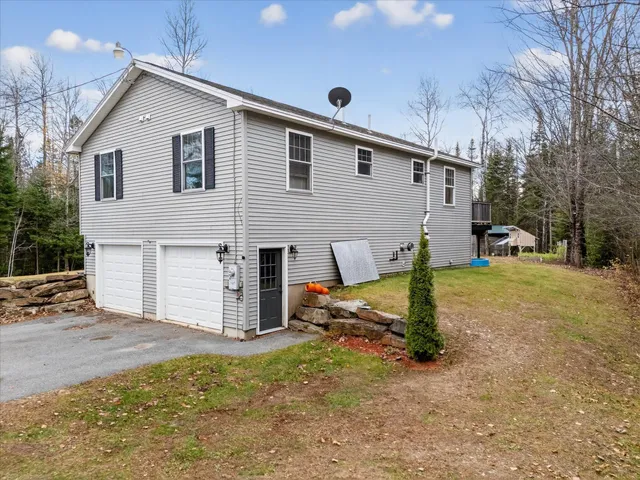 $399,000 | 2926 Hudson Road, Hudson, ME 04449