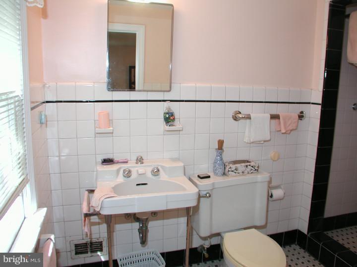 30 Warwick Road Haddonfield, NJ 08033 - Photo 12 of 19 Gallery Image 12