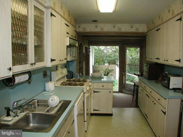 30 Warwick Road Haddonfield, NJ 08033 - Photo 8 of 19 Gallery Image 8