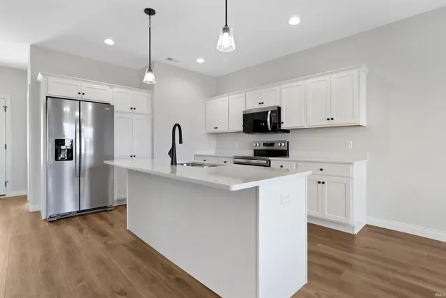 $270,000 | 1610 Theo Drive, Unit 2, Evansville, IN 47711