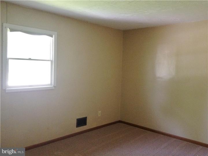 60 Stagecoach Road Southampton, NJ 08088 - Photo 8 of 12 Bedroom - Main