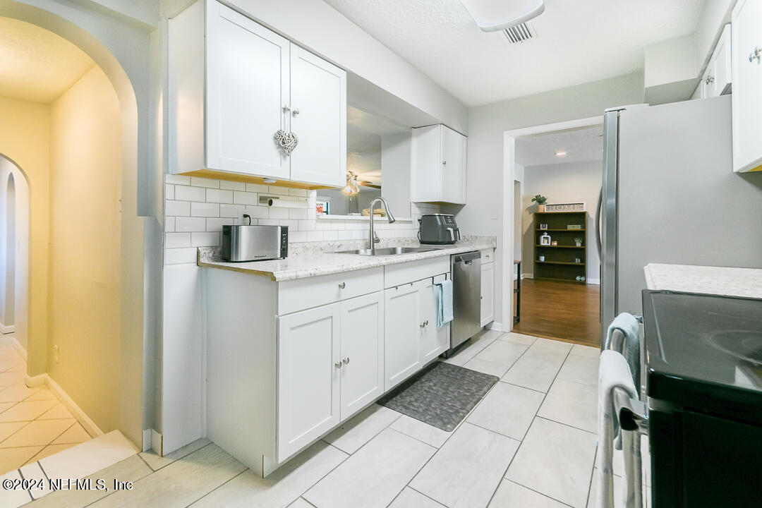 2363 Caladium Road Jacksonville, FL 32211 - Photo 11 of 20 Kitchen 2