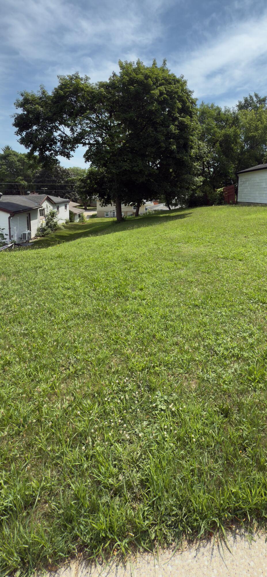 1005 Perry Avenue Racine, WI 53406 - Photo 2 of 2 IMG_0617 (1)