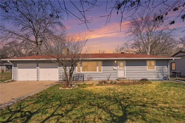 $310,000 | 4400 East 137th Street, Grandview, MO 64030