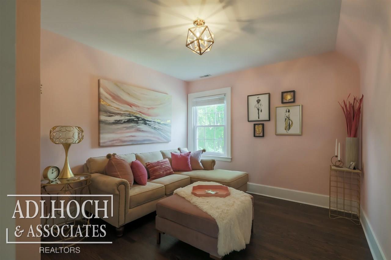 292 Kerby Road Grosse Pointe, MI 48236 - Photo 18 of 26 50022448-30.JPG