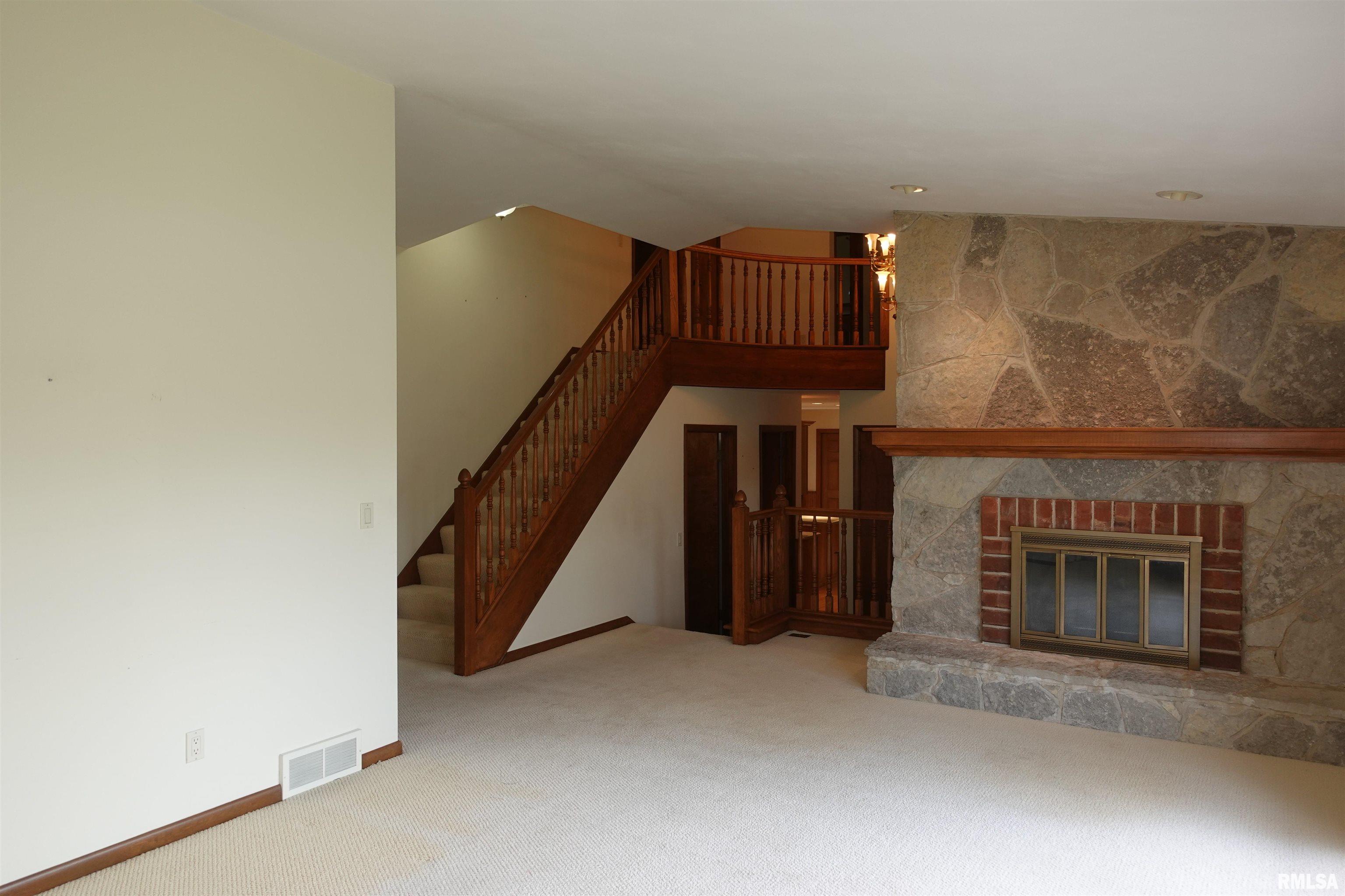 50 Hackberry Road Galesburg, IL 61401 - Photo 14 of 53