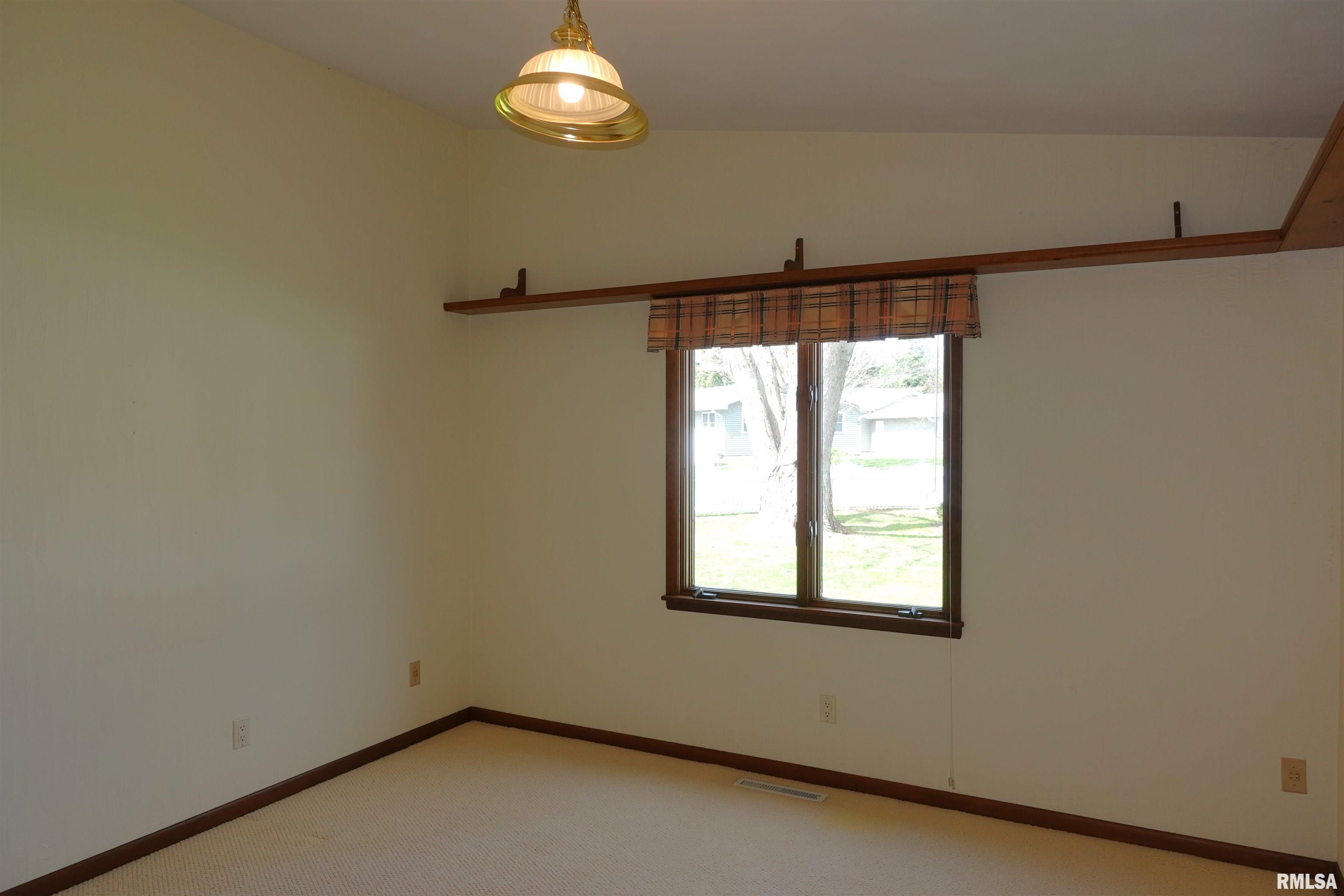 50 Hackberry Road Galesburg, IL 61401 - Photo 28 of 53