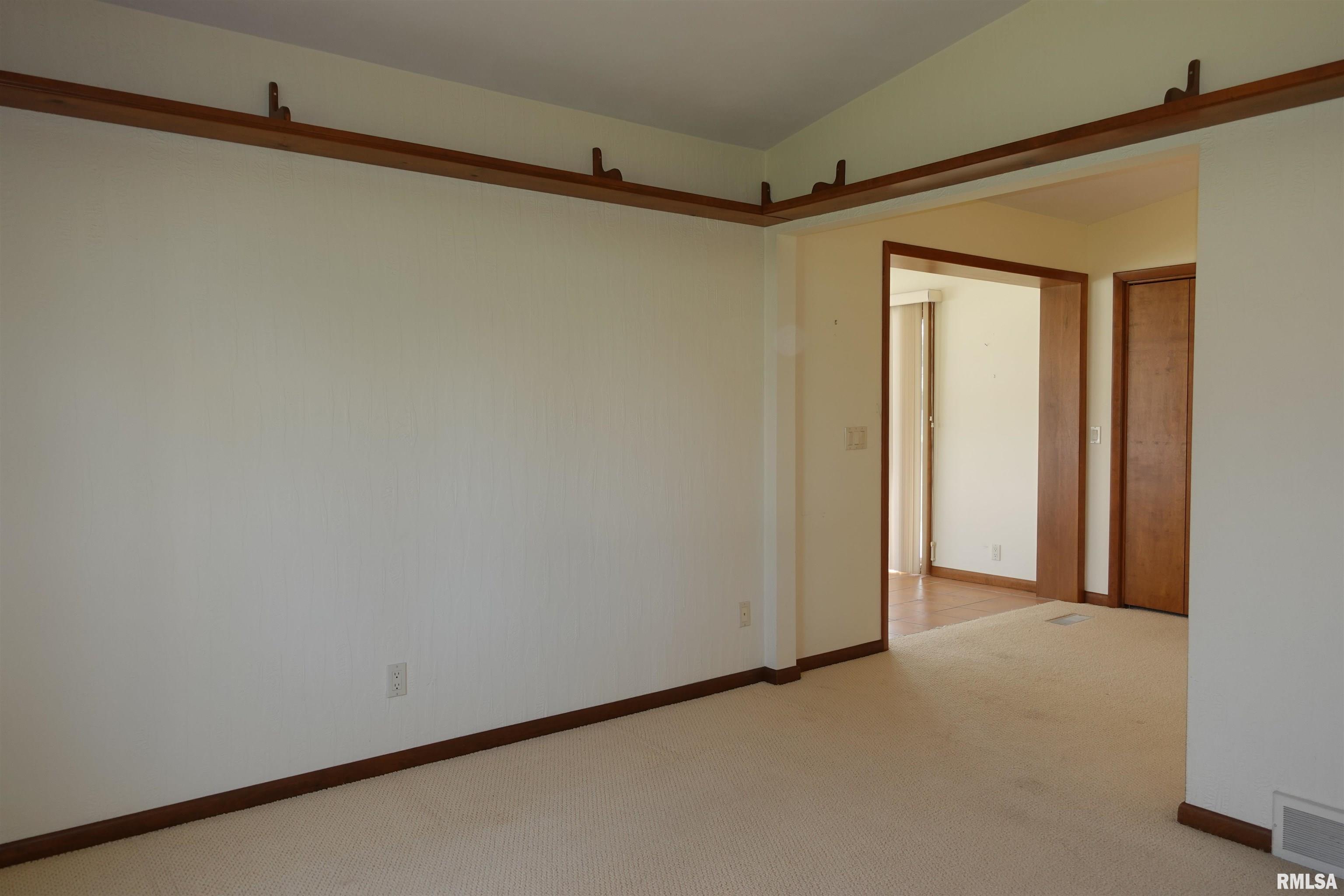 50 Hackberry Road Galesburg, IL 61401 - Photo 29 of 53