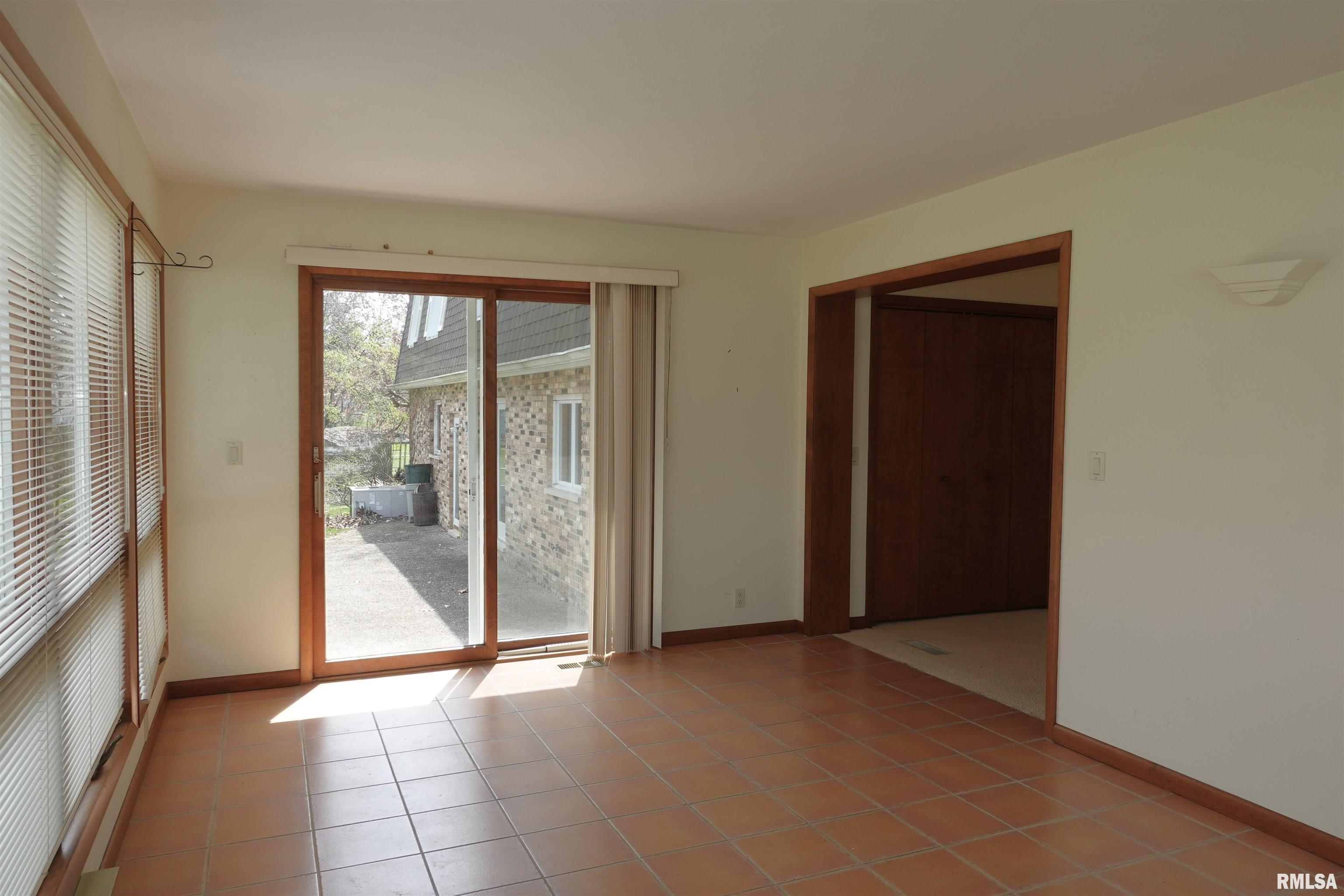 50 Hackberry Road Galesburg, IL 61401 - Photo 33 of 53