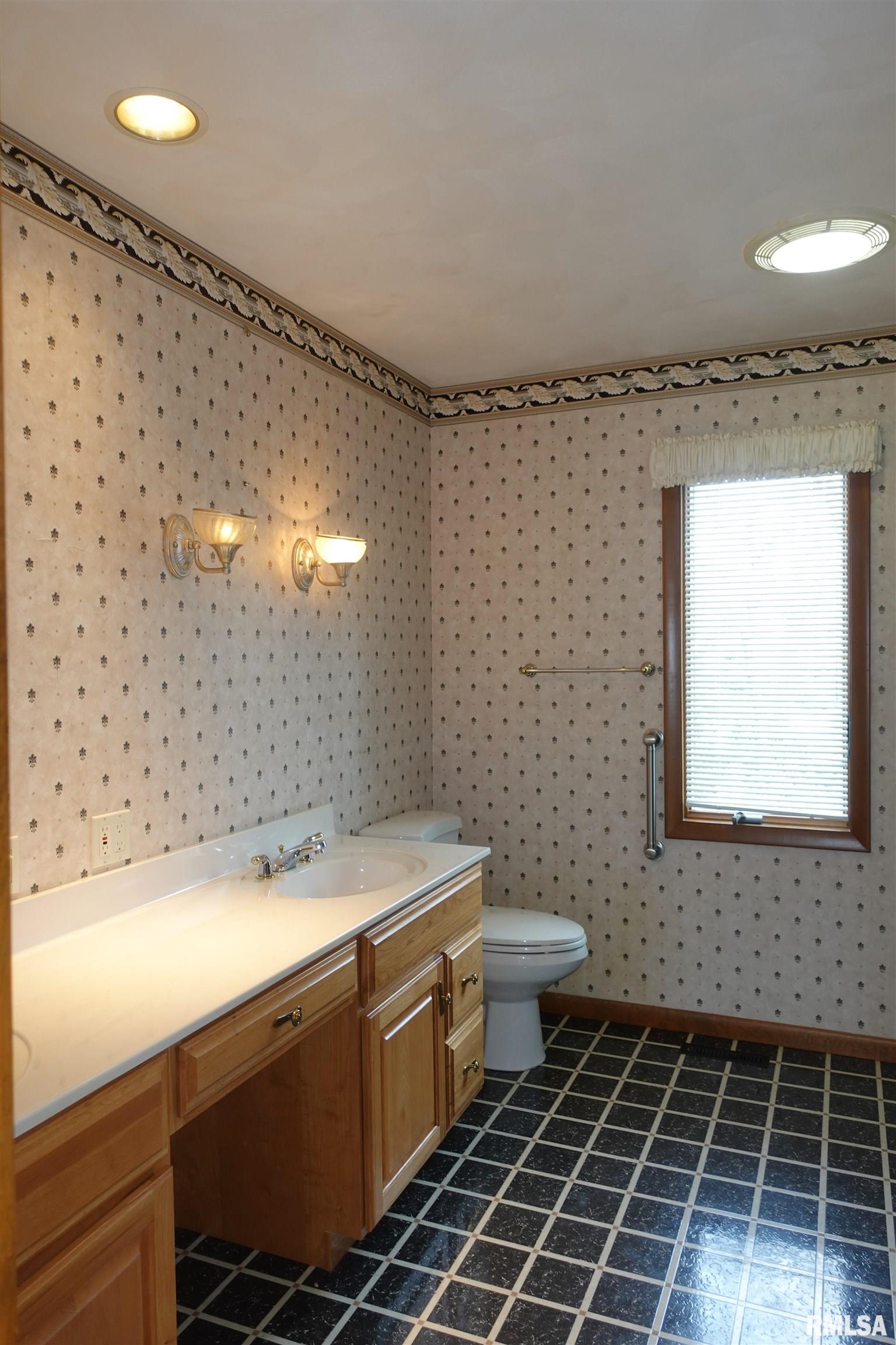 50 Hackberry Road Galesburg, IL 61401 - Photo 40 of 53