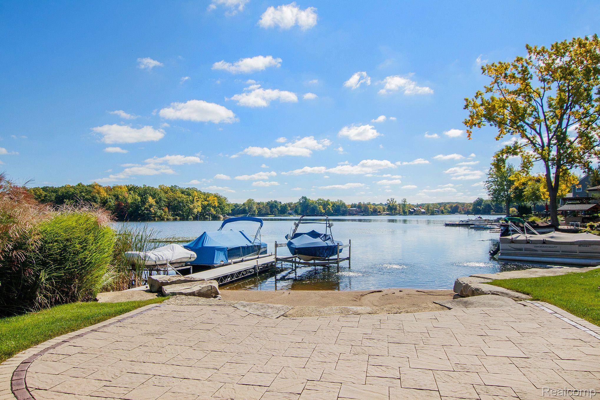 8495 Waumegah Road Clarkston, MI 48348 - Photo 2 of 44 ALL-SPORTS WAUMEGAH LAKE!!!