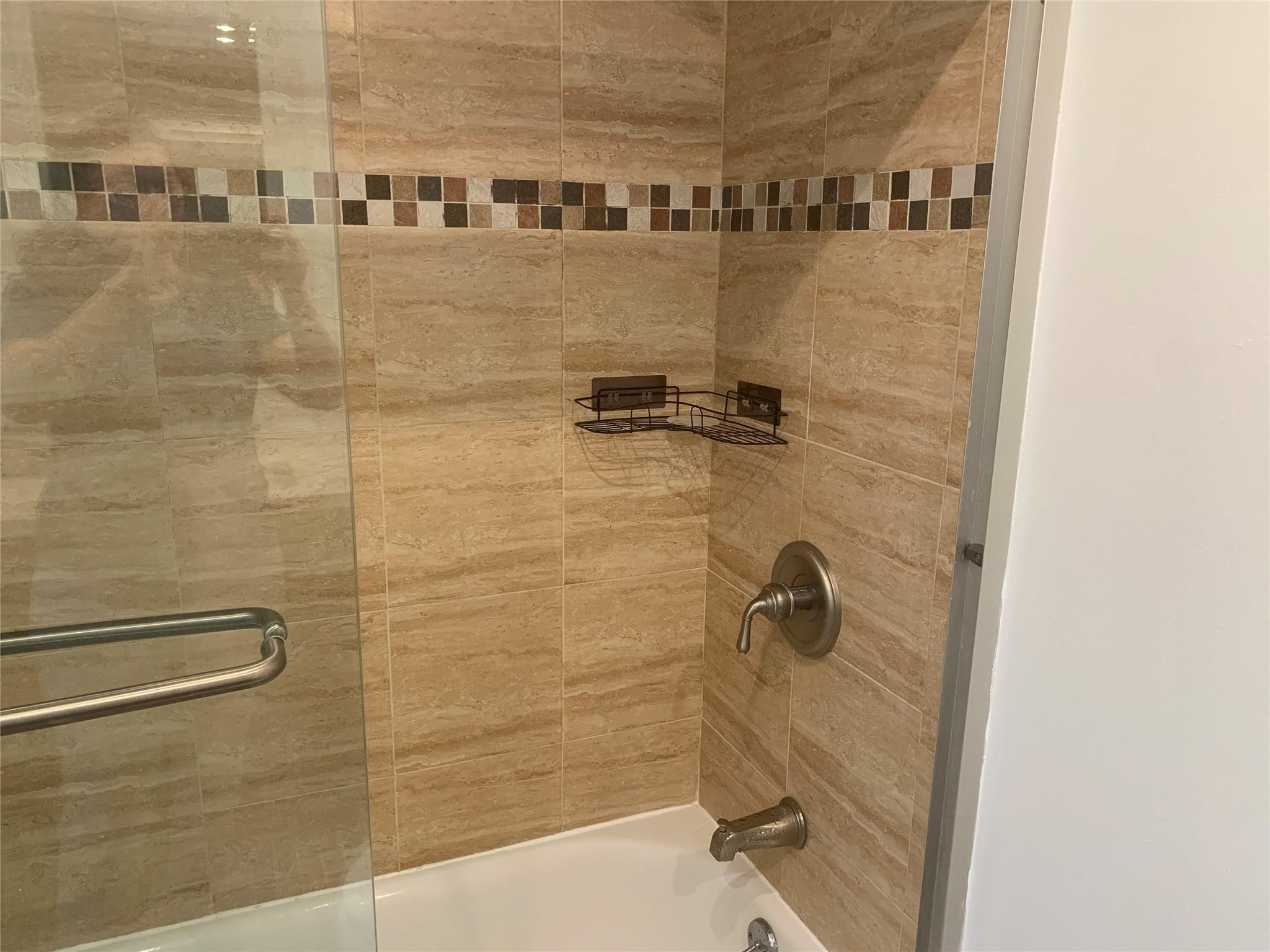 2940 North Course Drive, Unit 104 Pompano Beach, FL 33069 - Photo 7 of 21 Primary Bath