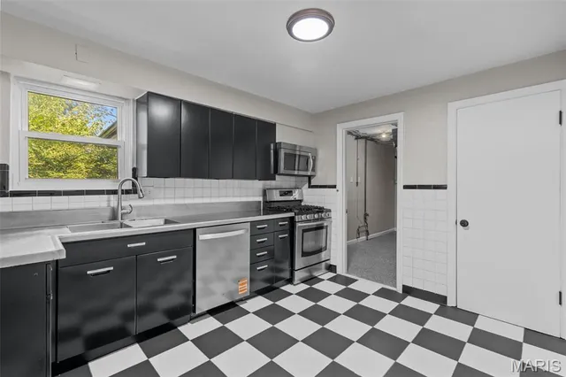 $318,000 | 7315 Ahern Avenue, University City, MO 63130