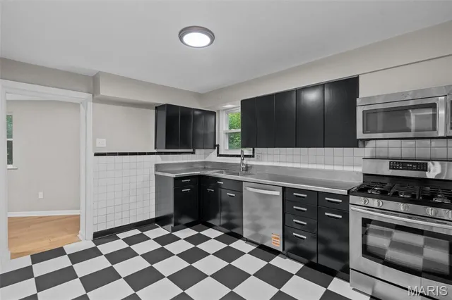 $318,000 | 7315 Ahern Avenue, University City, MO 63130