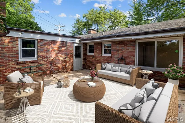 $318,000 | 7315 Ahern Avenue, University City, MO 63130