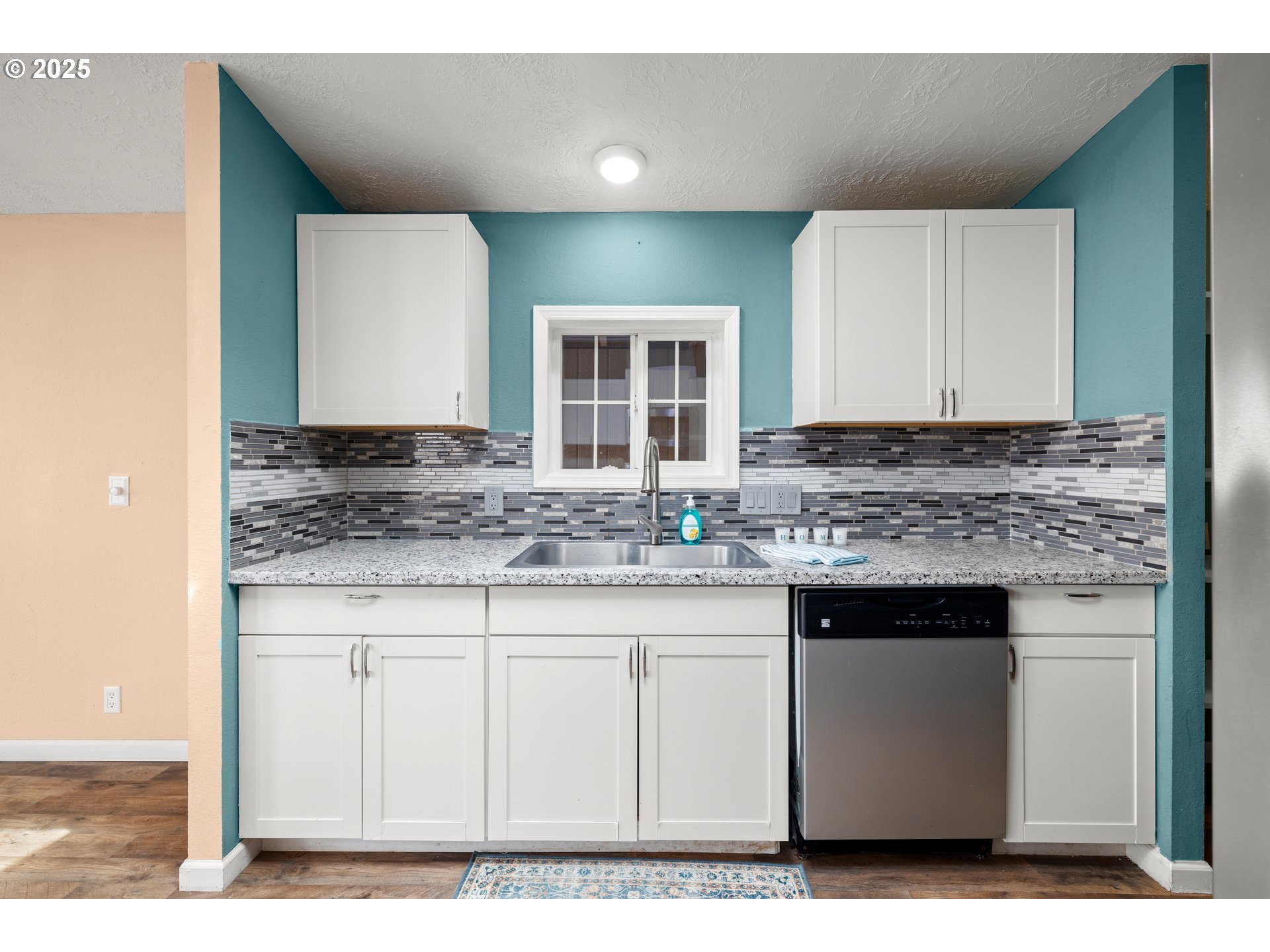 735 Southwest Sunset Way Troutdale, OR 97060 - Photo 18 of 34