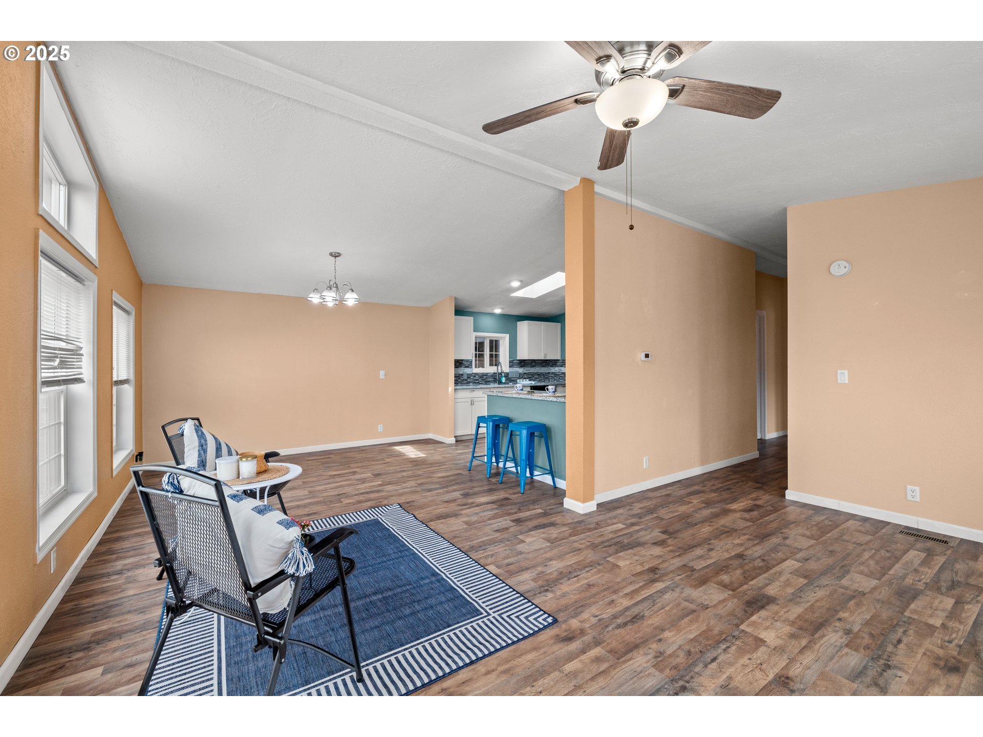 735 Southwest Sunset Way Troutdale, OR 97060 - Photo 19 of 34