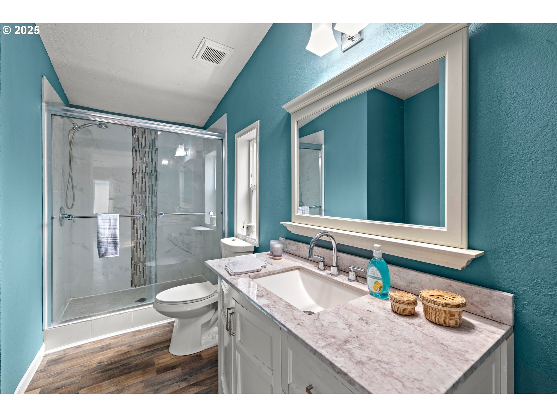 735 Southwest Sunset Way Troutdale, OR 97060 - Photo 24 of 34