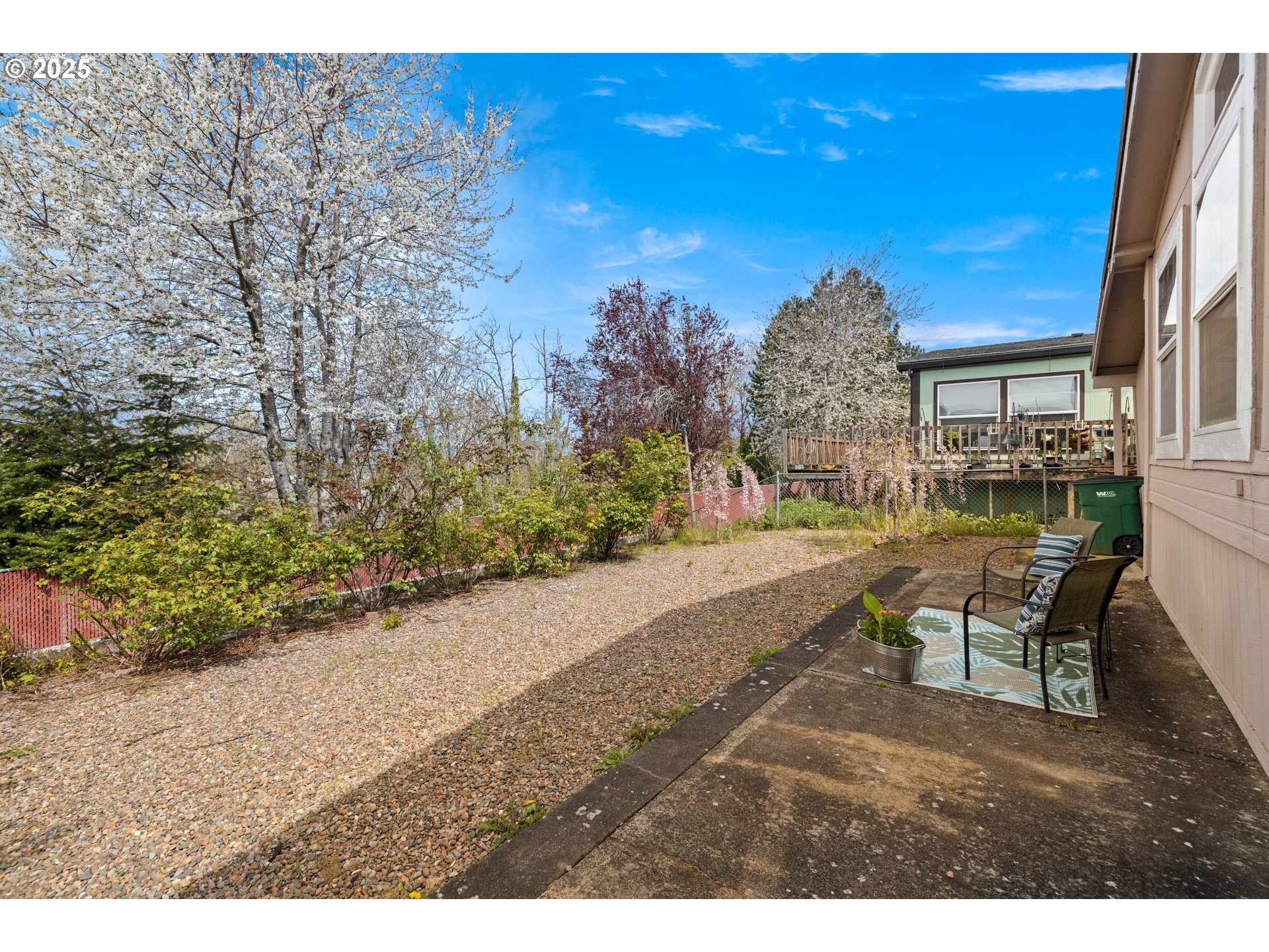 735 Southwest Sunset Way Troutdale, OR 97060 - Photo 6 of 34