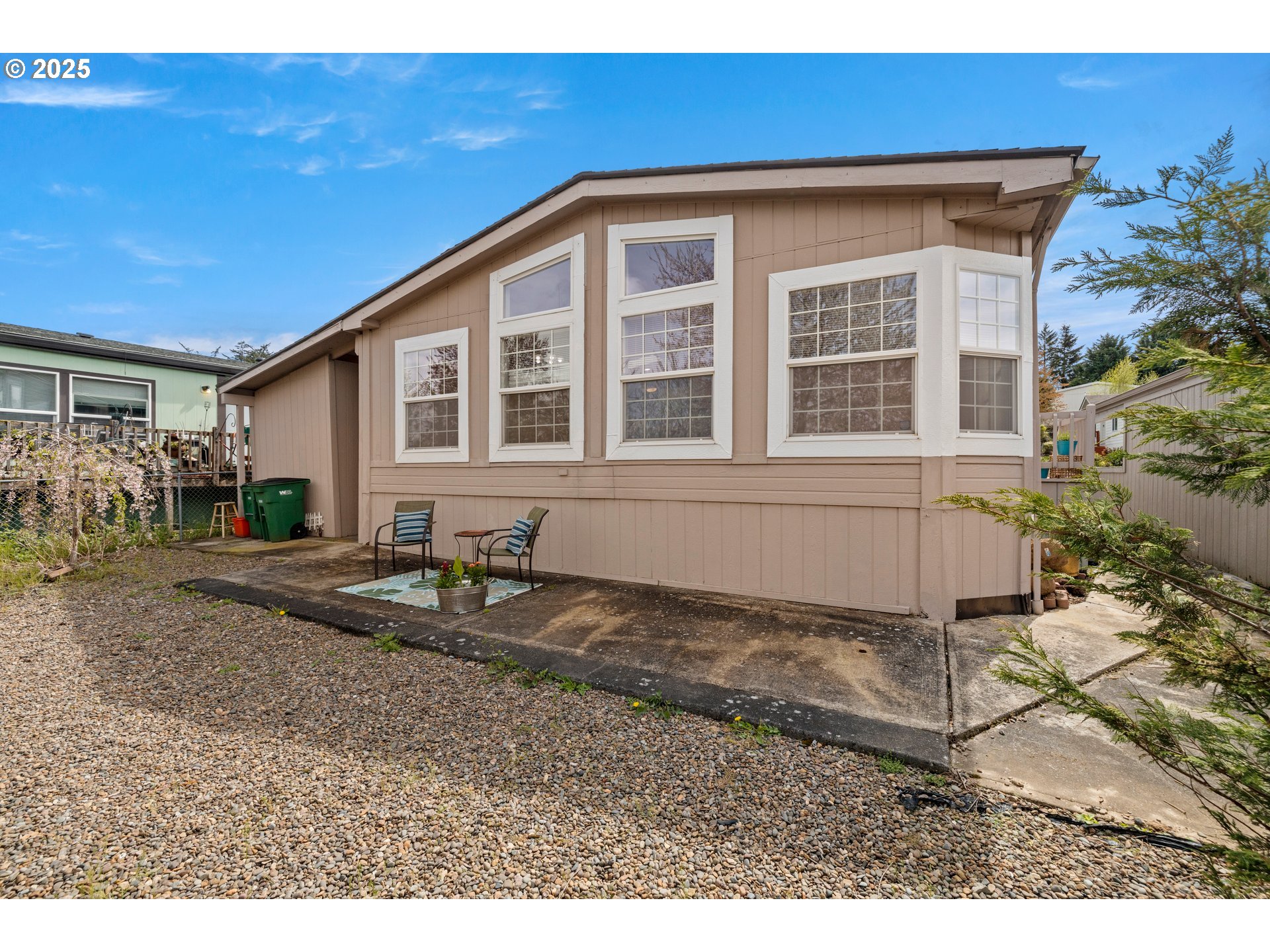 735 Southwest Sunset Way Troutdale, OR 97060 - Photo 7 of 34