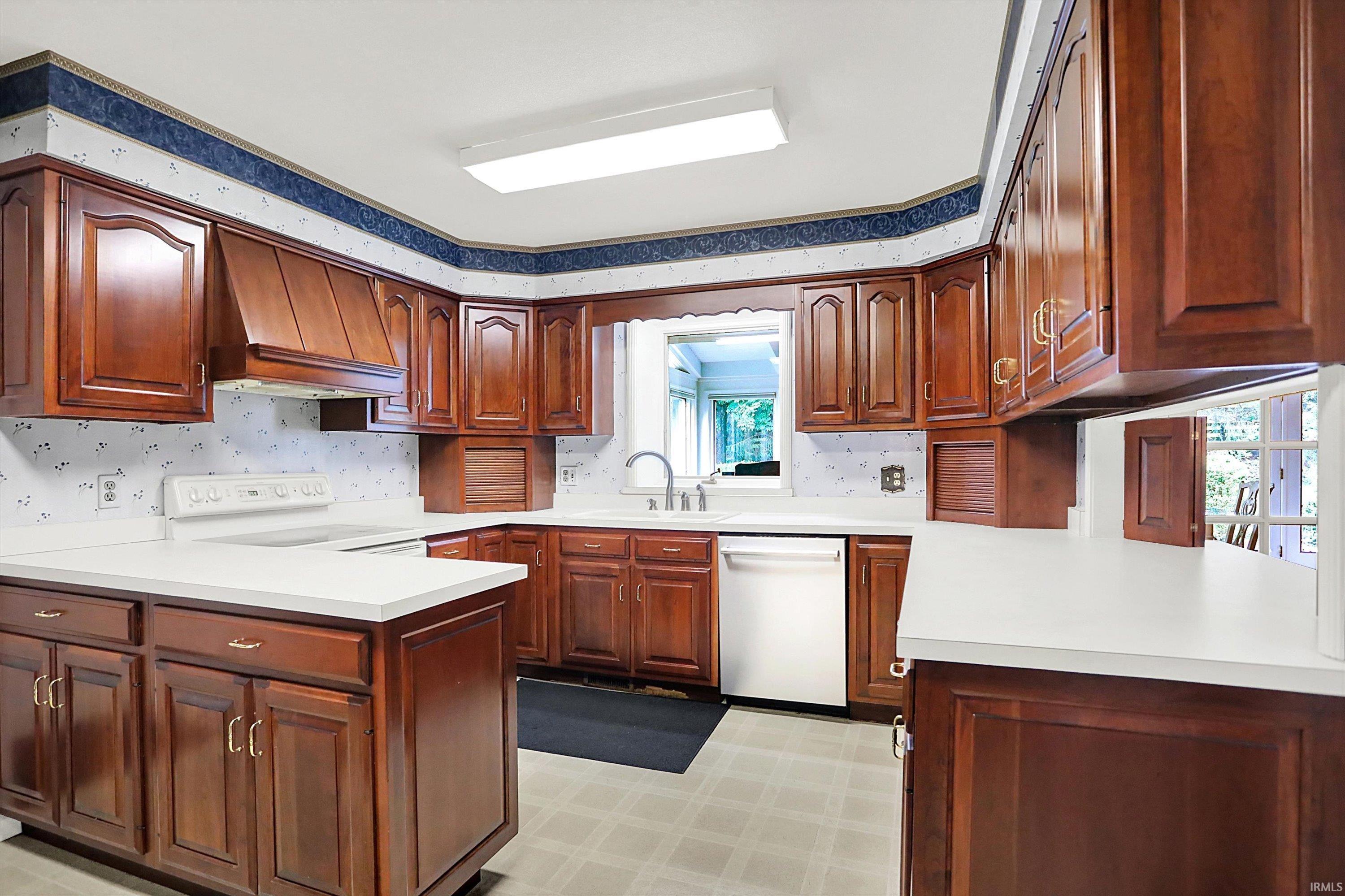 1404 South Sare Road Bloomington, IN 47401 - Photo 11 of 36