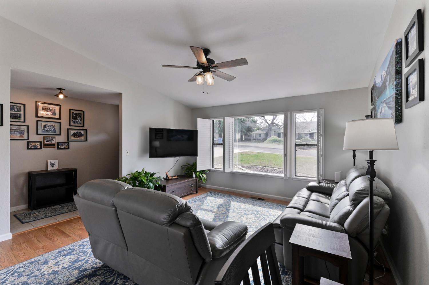 147 Rocky Ridge Lane Angels Camp, CA 95222 - Photo 44 of 61 a living room with furniture and a window