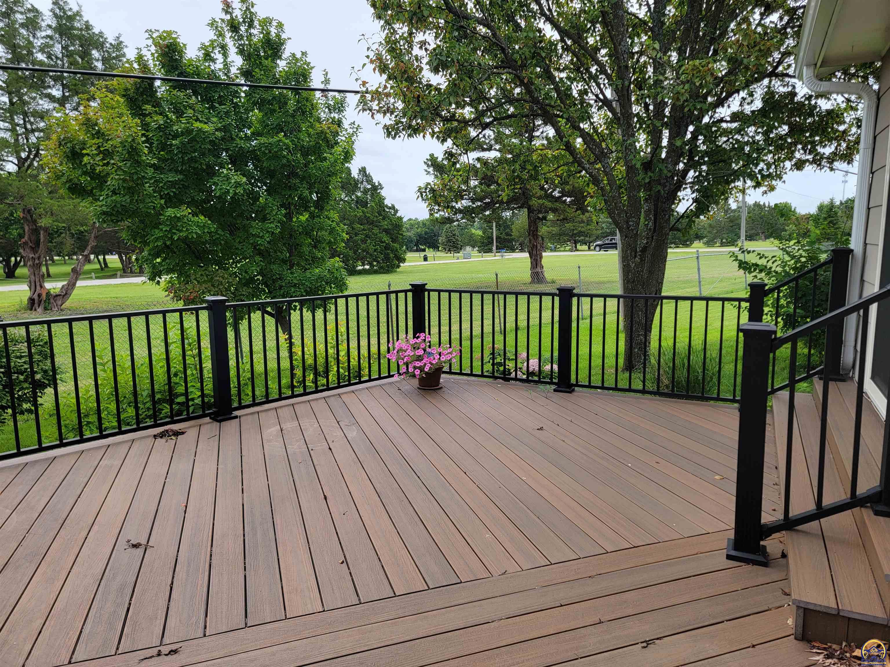 2002 Schaeffer Way Emporia, KS 66801 - Photo 26 of 28