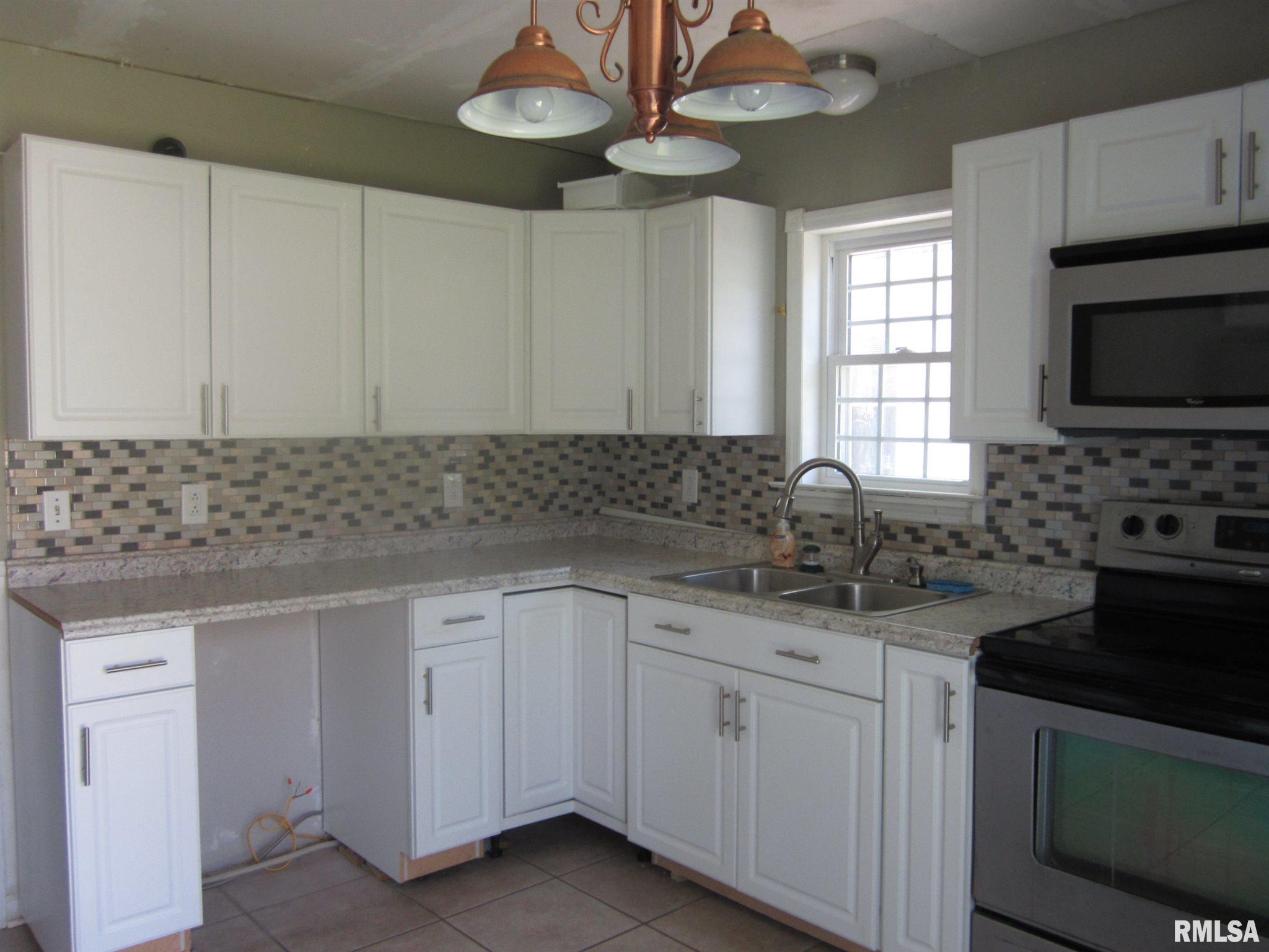 1117 West Edwards Street Springfield, IL 62704 - Photo 10 of 30 Gallery Image 10