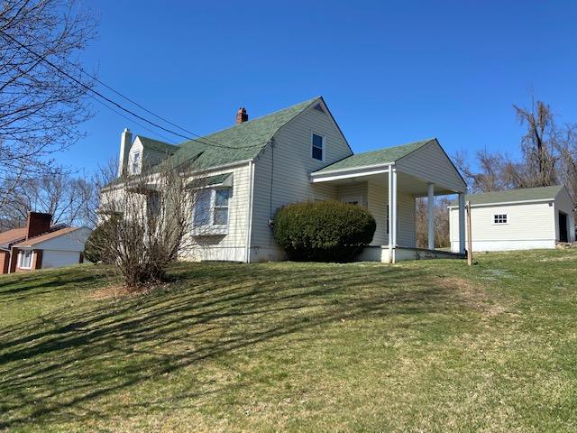 2513 Jackson River Road Covington, VA 24426 - Photo 3 of 20 IMG_3345