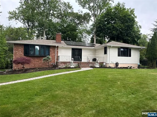$1,198,000 | 43 Overlook Court, Ramsey, NJ 07446