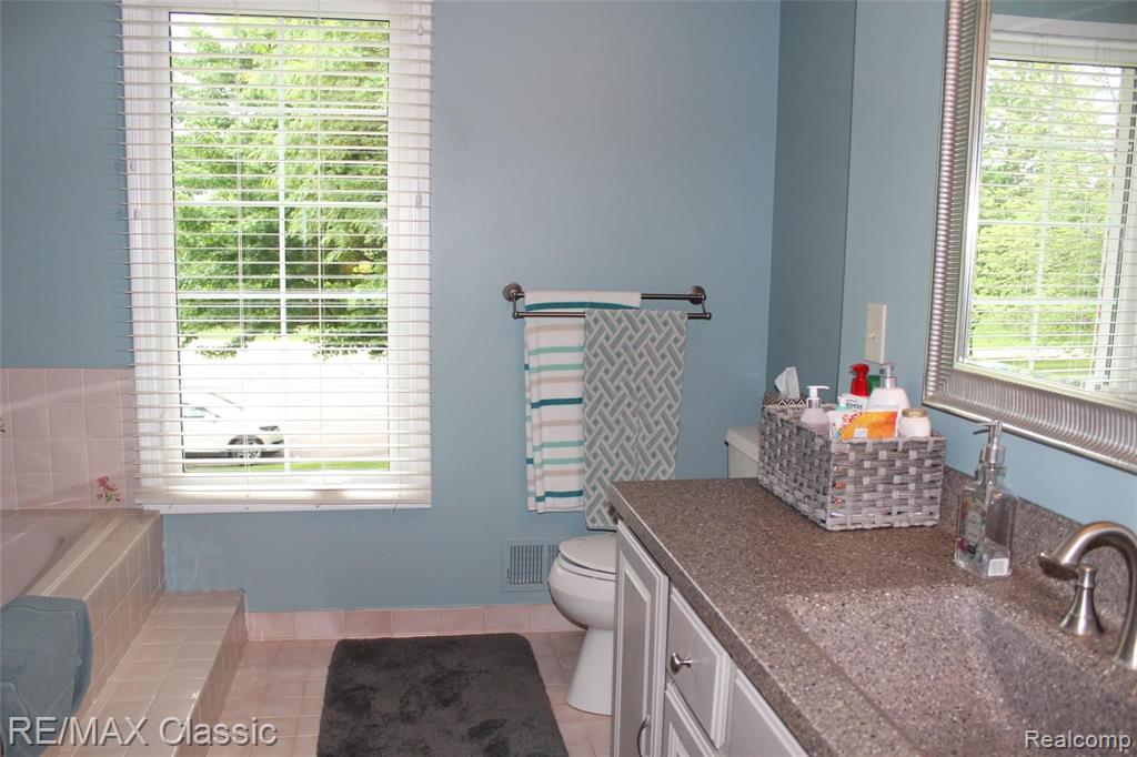 41315 Coventry Road Novi, MI 48375 - Photo 26 of 38