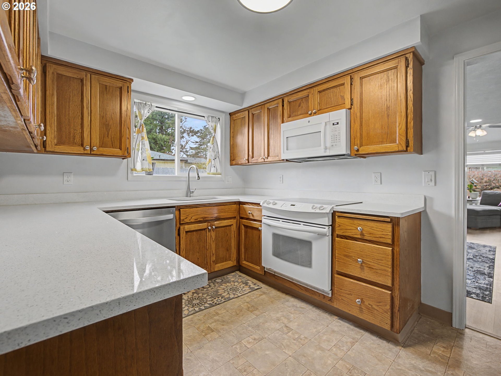7919 Southeast Clackamas Road Milwaukie, OR 97267 - Photo 6 of 19